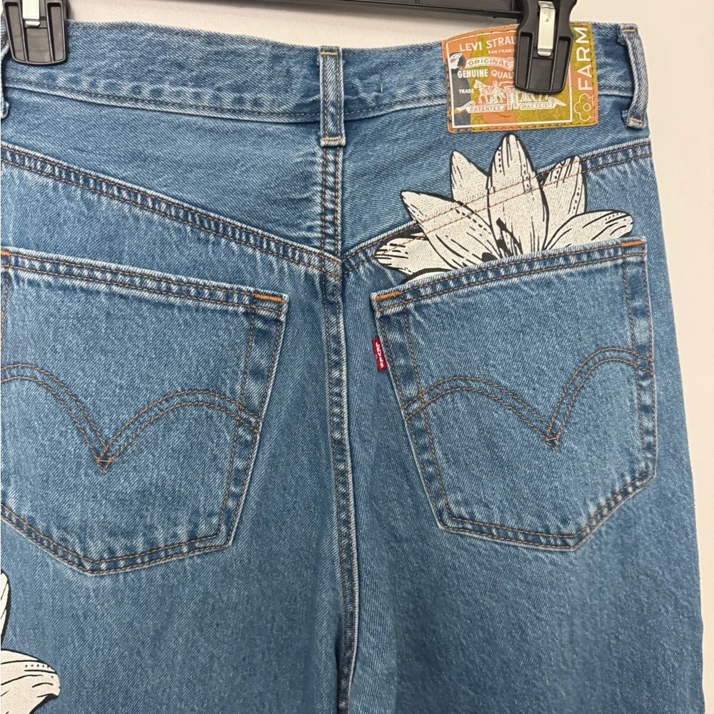 Levi’s Floral Blue Women's Size 27 Jeans - Picture 5 of 9